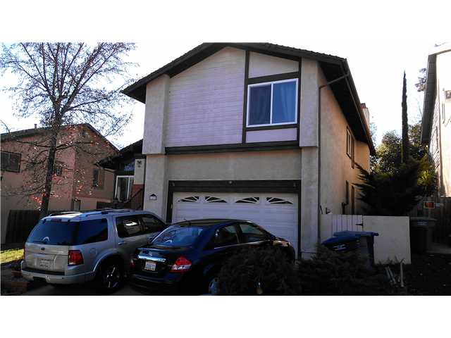 1623 Hawk Ridge Place Escondido, CA 92027 - Photo 3 of 8 Right side of House