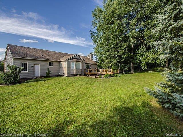 2600 Crooked Lake Road Howell, MI 48843 - Photo 22 of 22 REAR