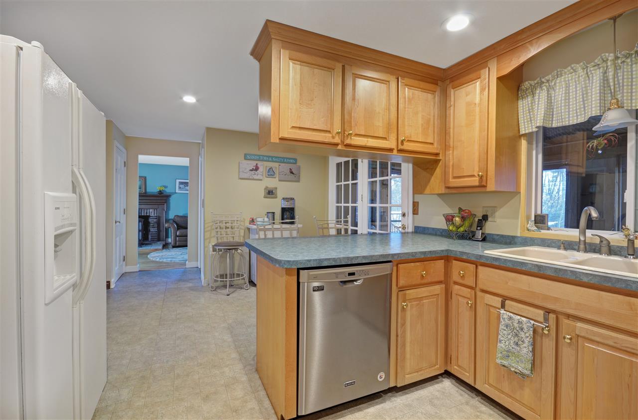 97 Gilcreast Road Londonderry, NH 03053 - Photo 14 of 31 Gallery Image 14
