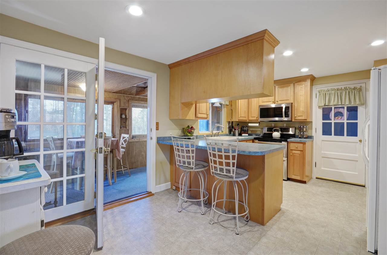 97 Gilcreast Road Londonderry, NH 03053 - Photo 15 of 31 Gallery Image 15
