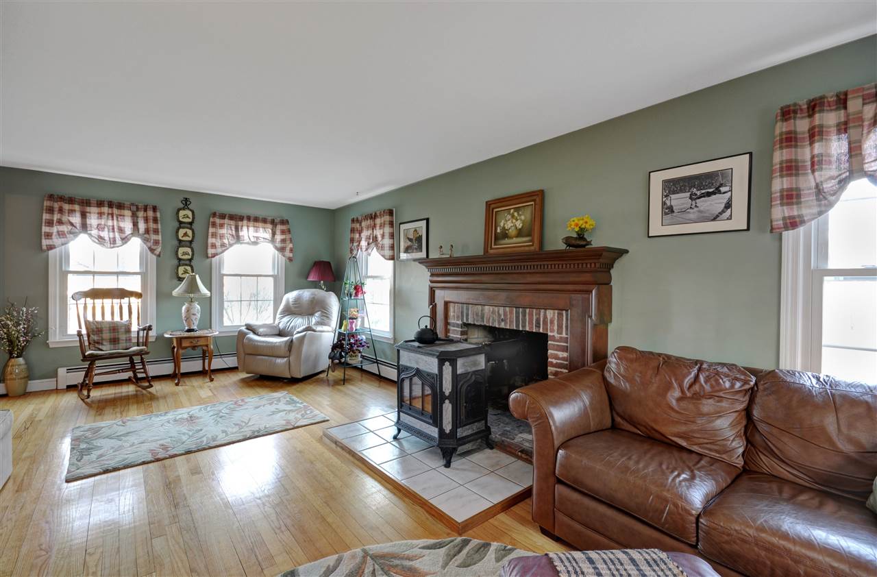 97 Gilcreast Road Londonderry, NH 03053 - Photo 17 of 31 Gallery Image 17