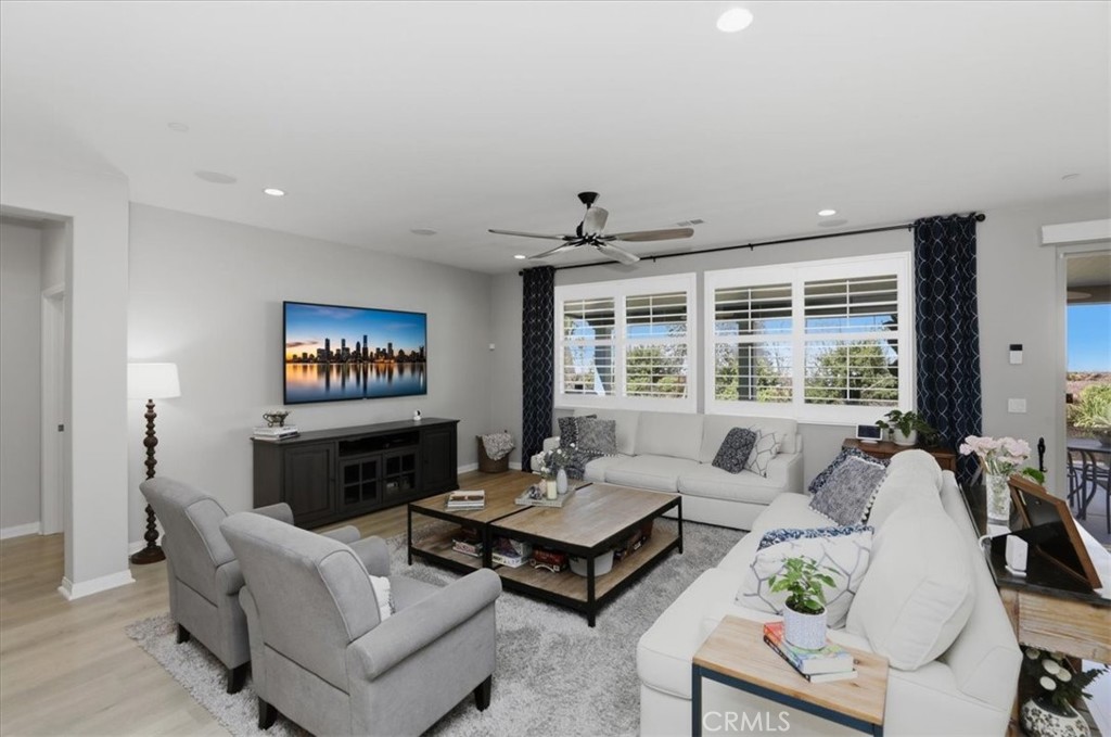 12806 Mendocino Ridge Drive Riverside, CA 92503 - Photo 8 of 72