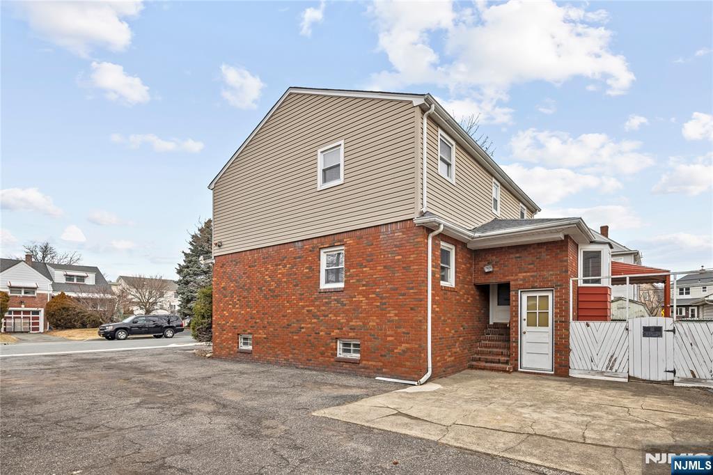 15 Inwood Street Clifton, NJ 07011 - Photo 2 of 35