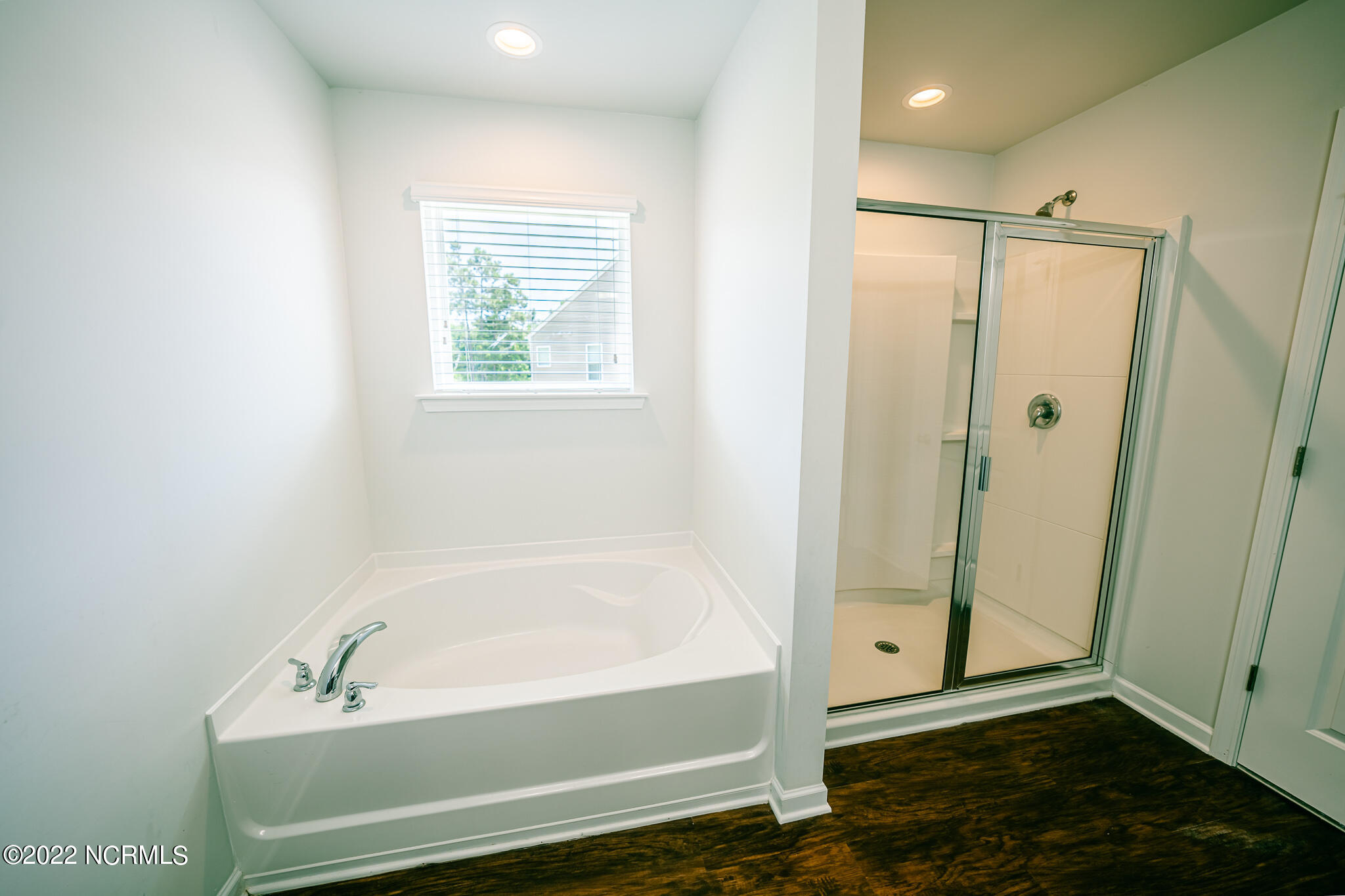 608 Saltree Circle Holly Ridge, NC 28445 - Photo 20 of 28 Master Bathroom