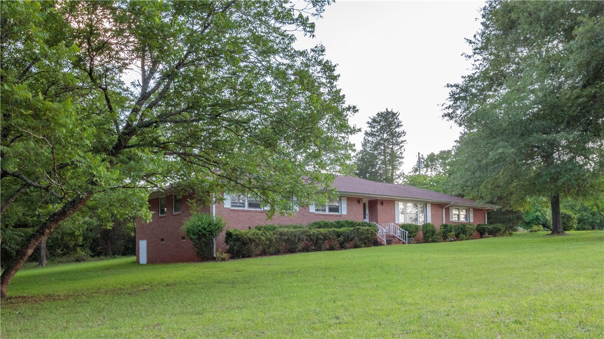1850 Pine Top Road Belton, SC 29627 - Photo 3 of 26