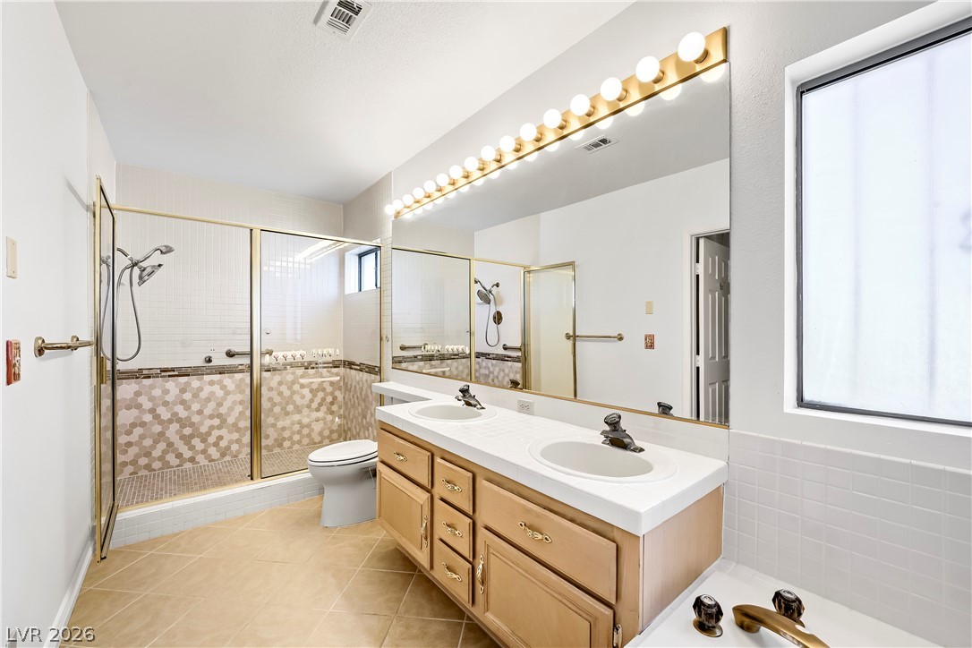 251 North Cimarron Road Las Vegas, NV 89145 - Photo 11 of 15 naster bath