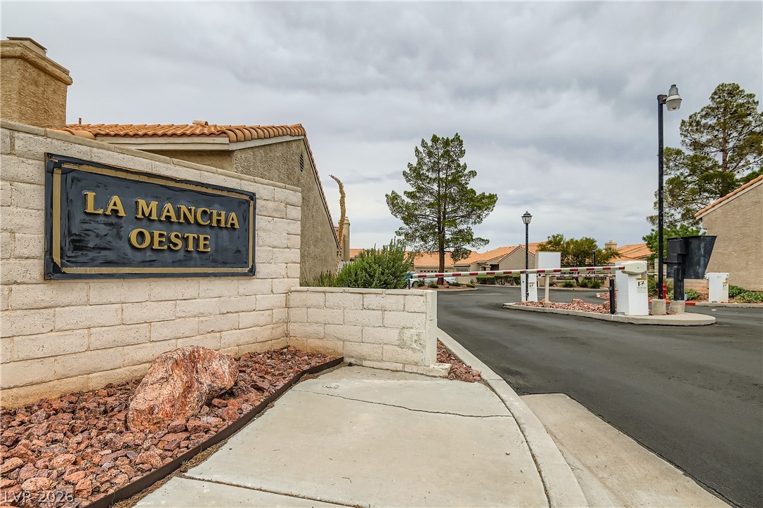 251 North Cimarron Road Las Vegas, NV 89145 - Photo 14 of 15