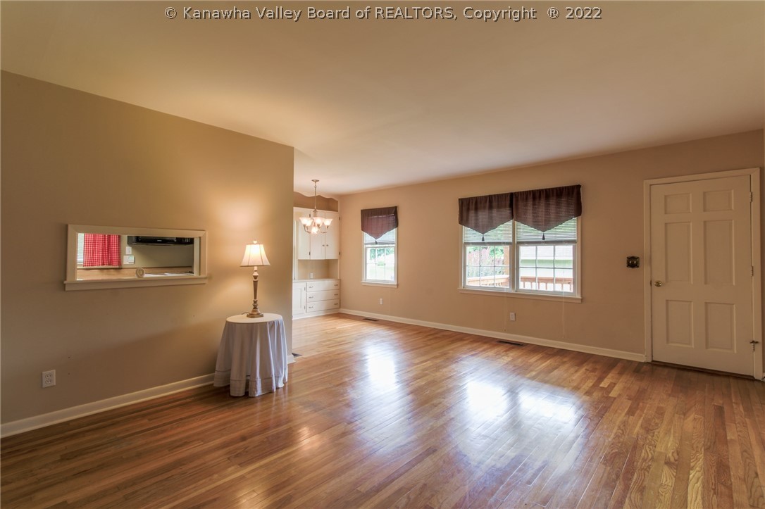 716 South Ritchie Avenue Ravenswood, WV 26164 - Photo 5 of 32 Gallery Image 5