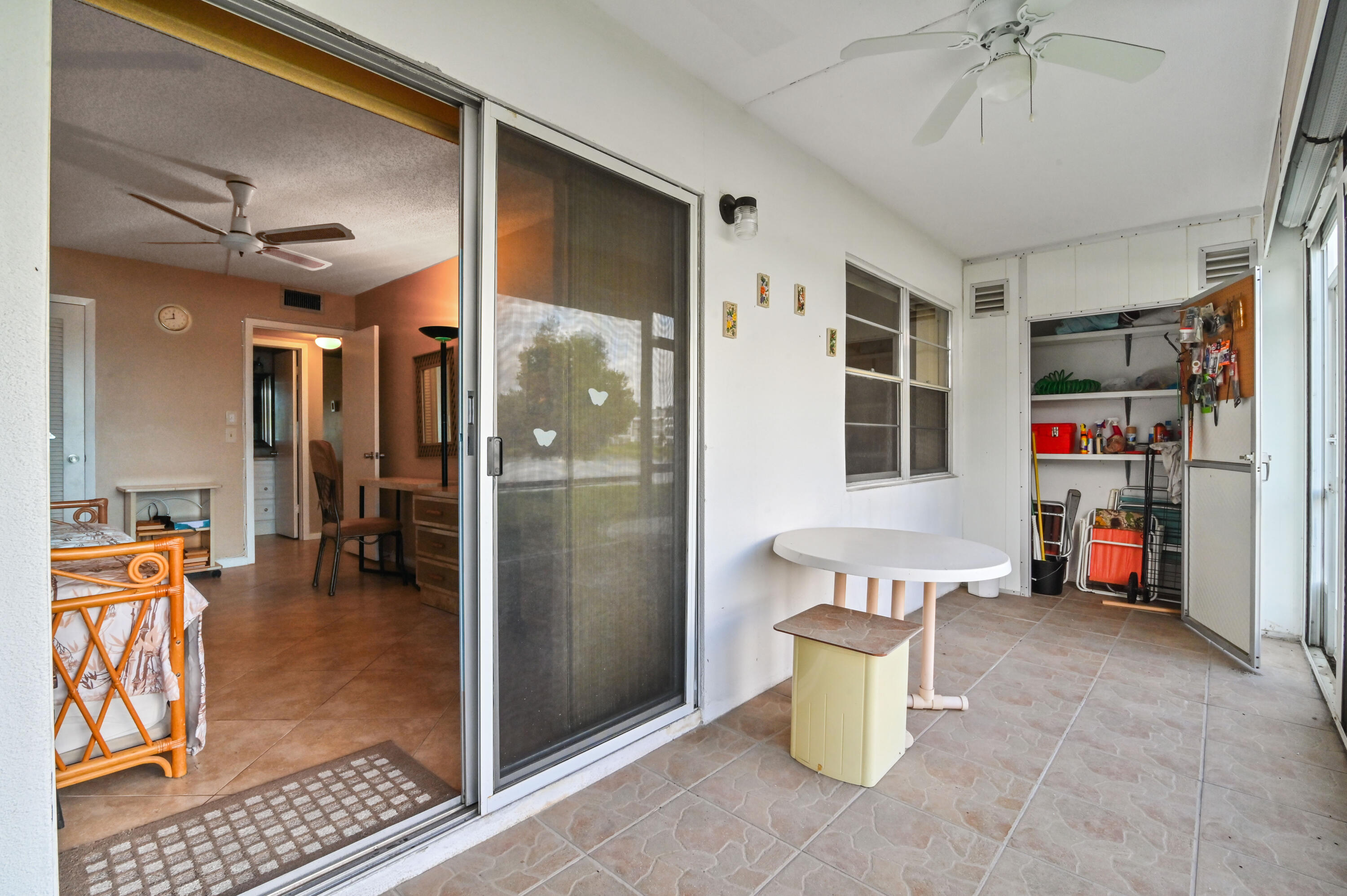1038 Cornwall East Boca Raton, FL 33434 - Photo 20 of 50 23 patio 04