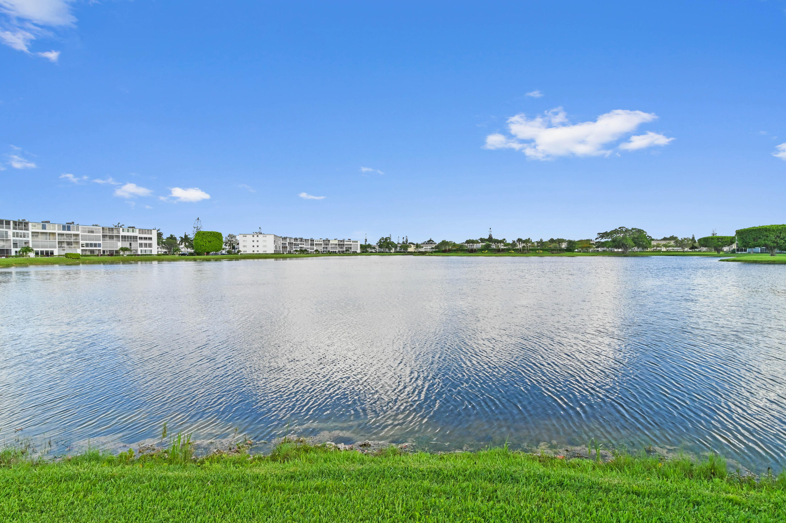 1038 Cornwall East Boca Raton, FL 33434 - Photo 24 of 50 26 Rear 03