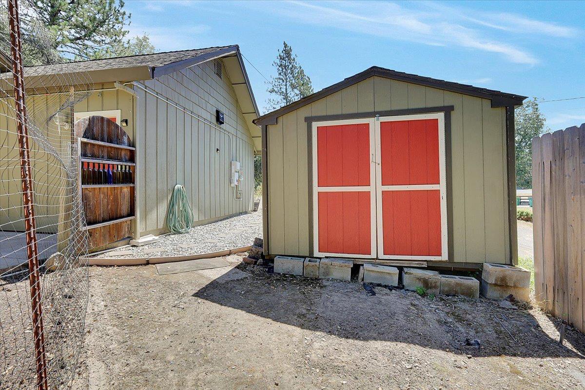 4550 South Point Road Diamond Springs, CA 95619 - Photo 31 of 37
