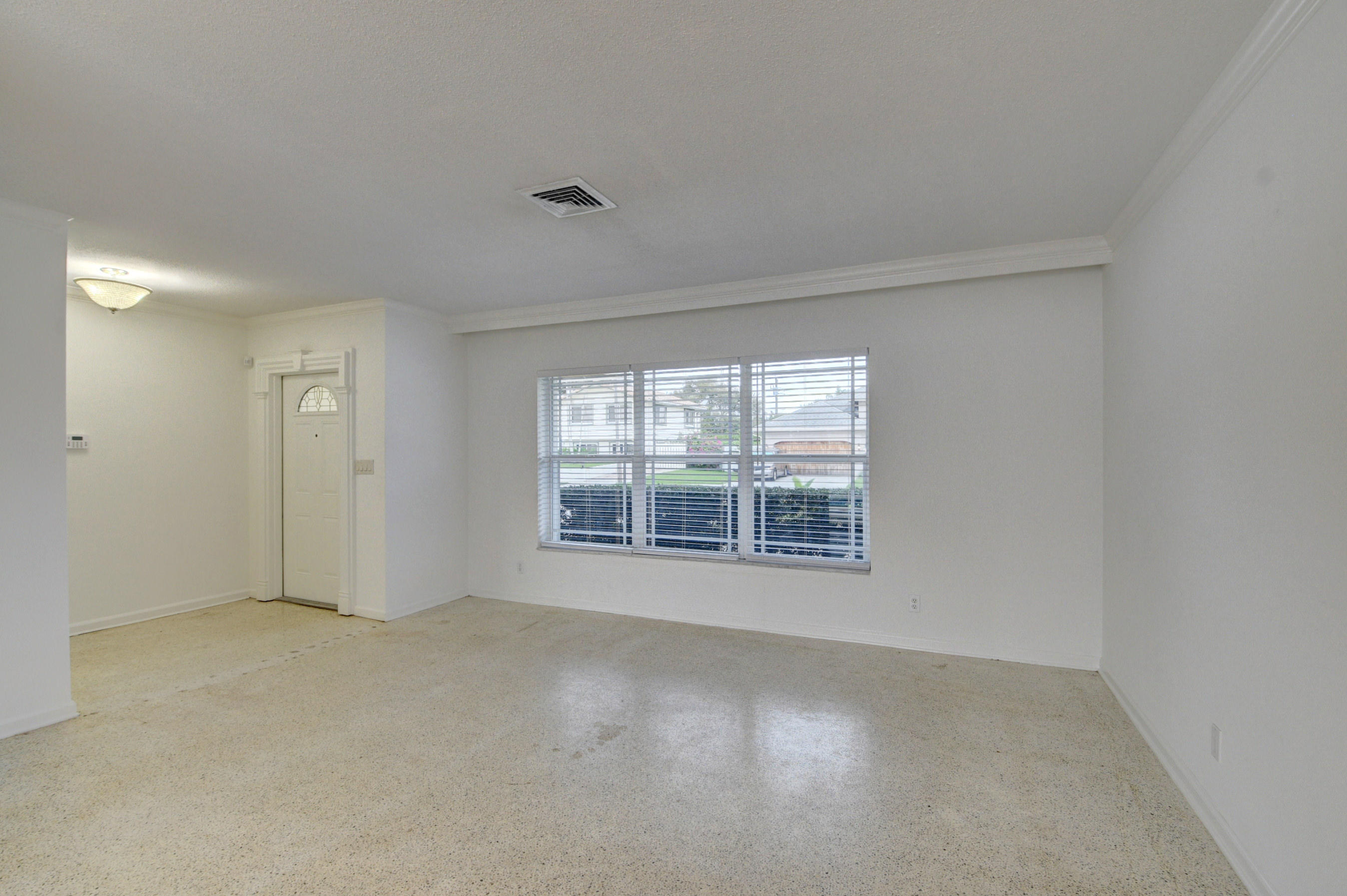 984 Southwest 3rd Street Boca Raton, FL 33486 - Photo 6 of 36 Living Room