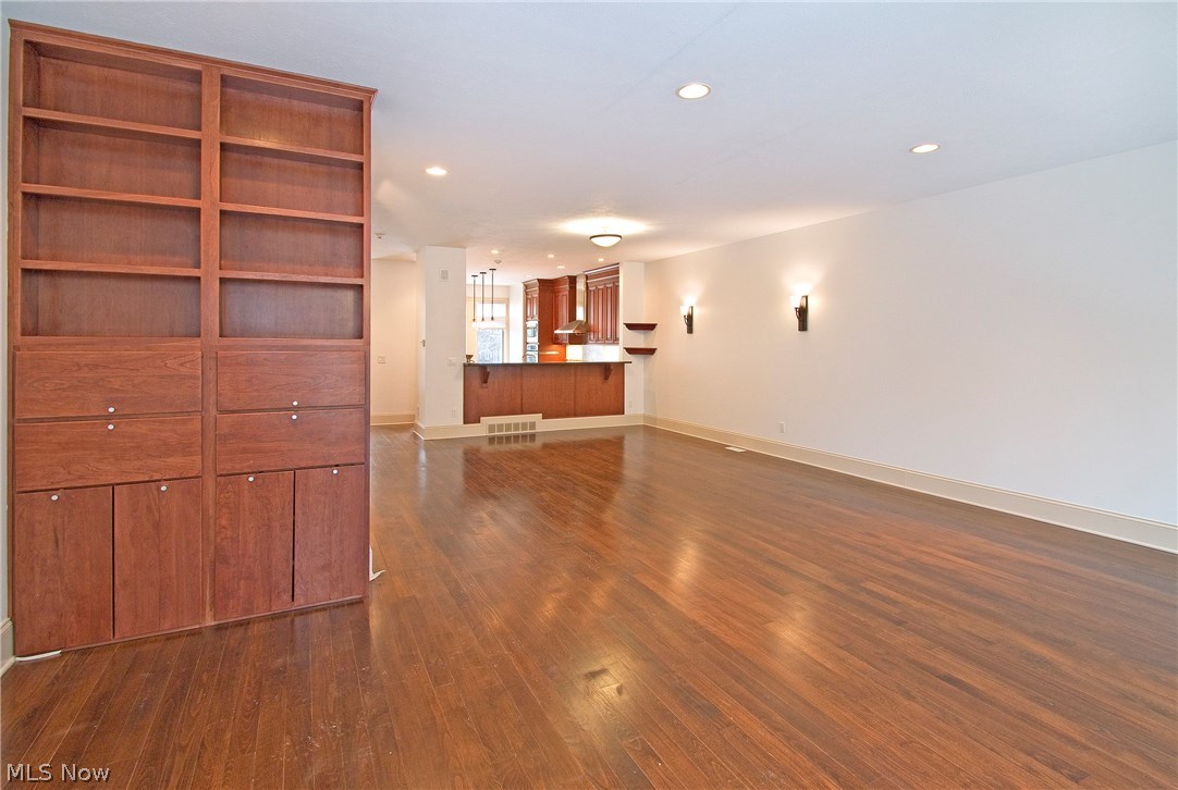 12482 Cedar Road, Unit 13 Cleveland, OH 44106 - Photo 6 of 24 Gallery Image 6