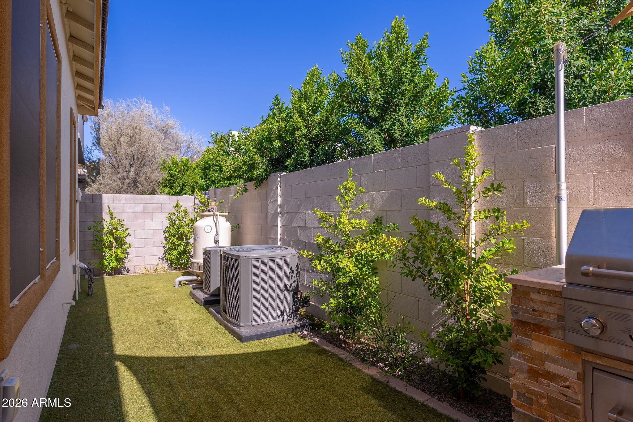 1555 East Ocotillo Road, Unit 9 Phoenix, AZ 85014 - Photo 35 of 41 Turfed Area