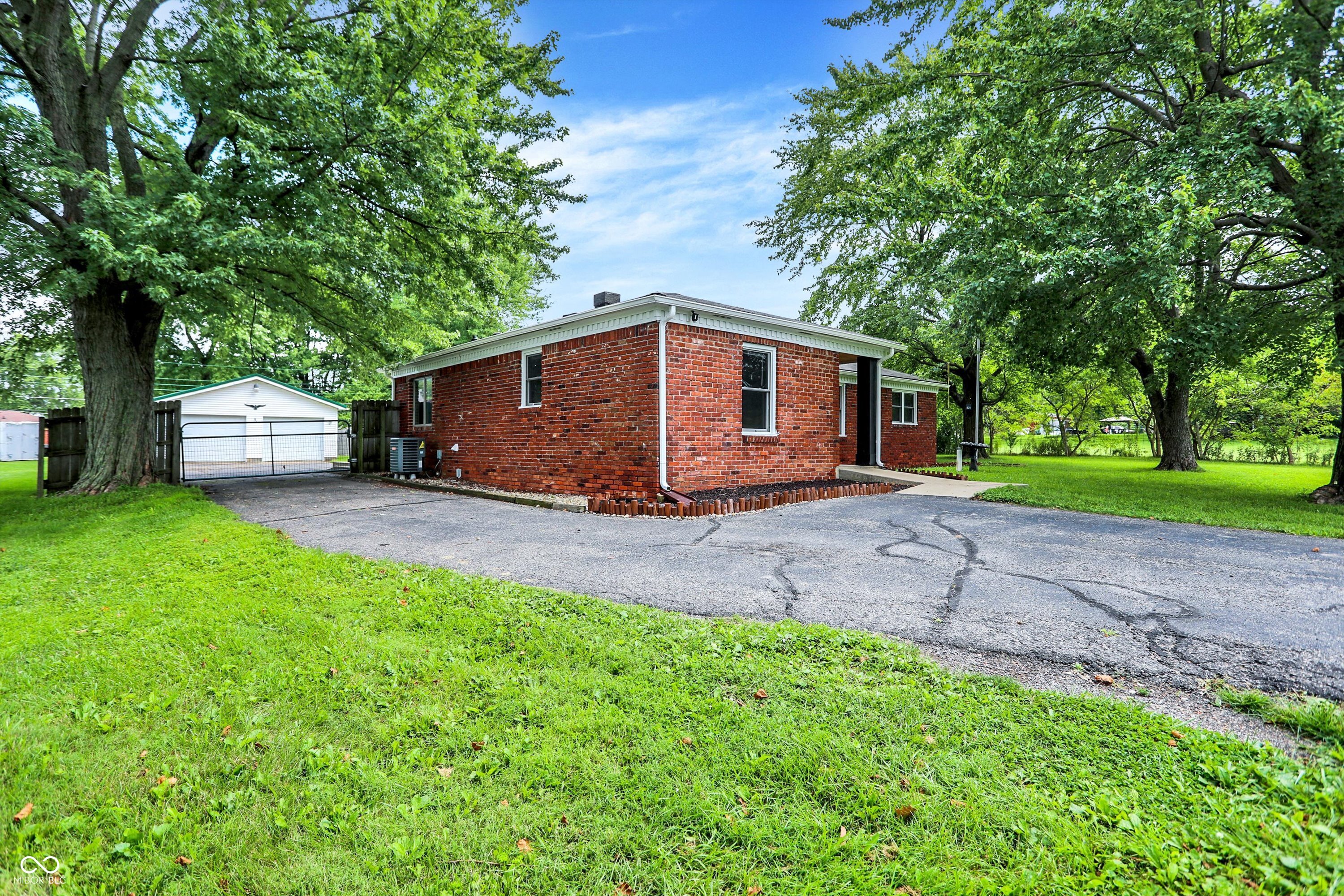 6900 North Michigan Road Fairland, IN 46126 - Photo 4 of 43 Gallery Image 4