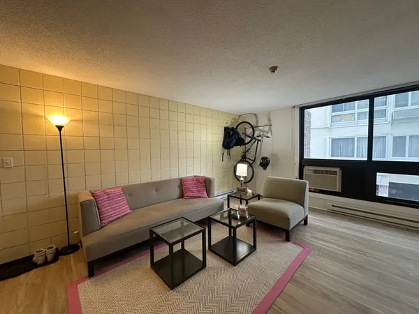 $3,850 | 45 Trowbridge Street, Unit 1C, Cambridge, MA 02138