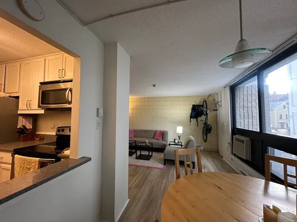 $3,850 | 45 Trowbridge Street, Unit 1C, Cambridge, MA 02138