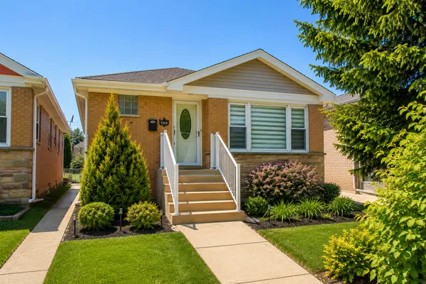 $537,000 | 7309 Pensacola Avenue, Norridge, IL 60706