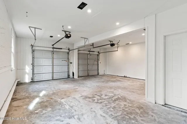 $499,900 | 305 Country Club Drive, Jacksonville, NC 28546