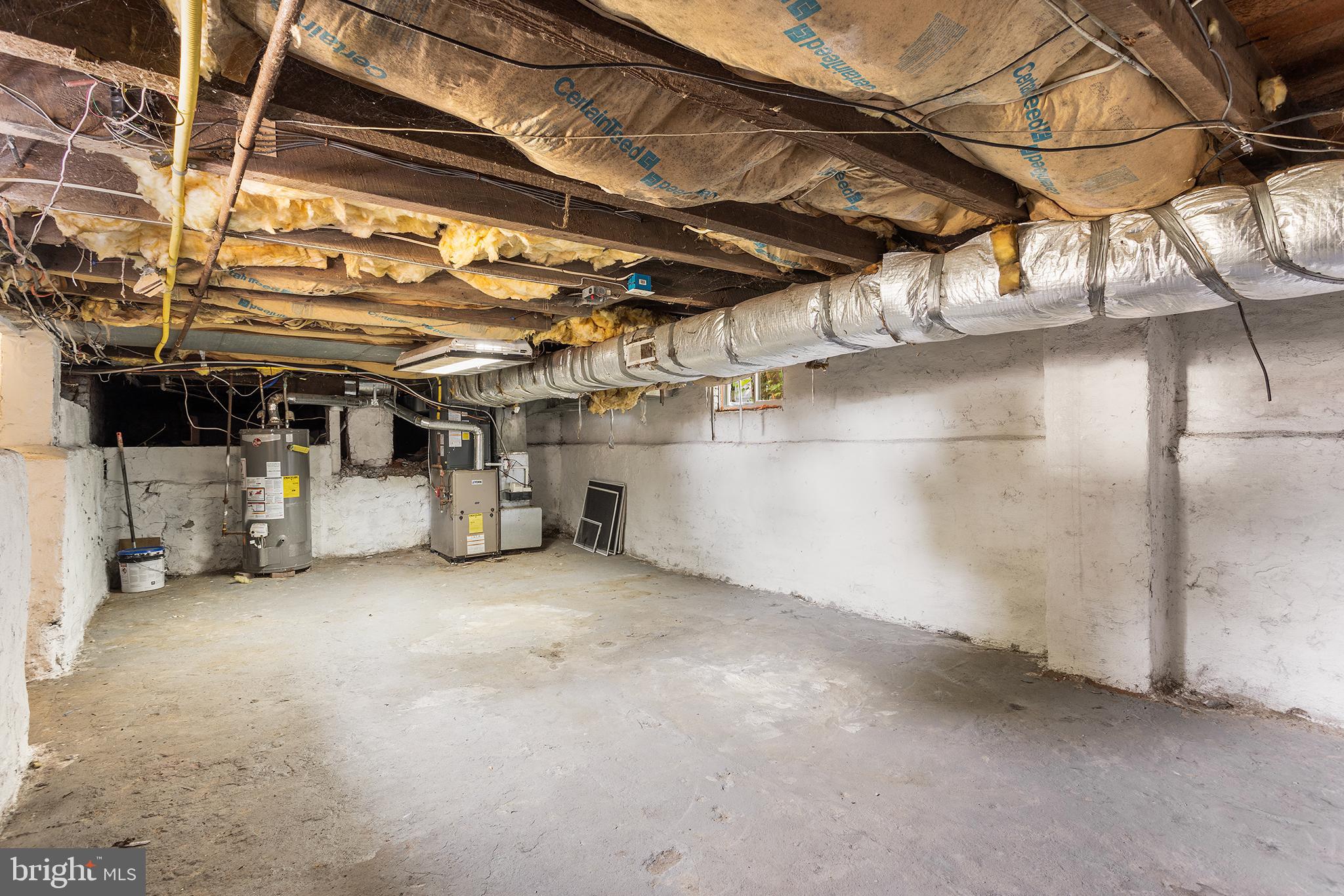 623 West 3rd Street Florence, NJ 08518 - Photo 32 of 36 a view of a garage