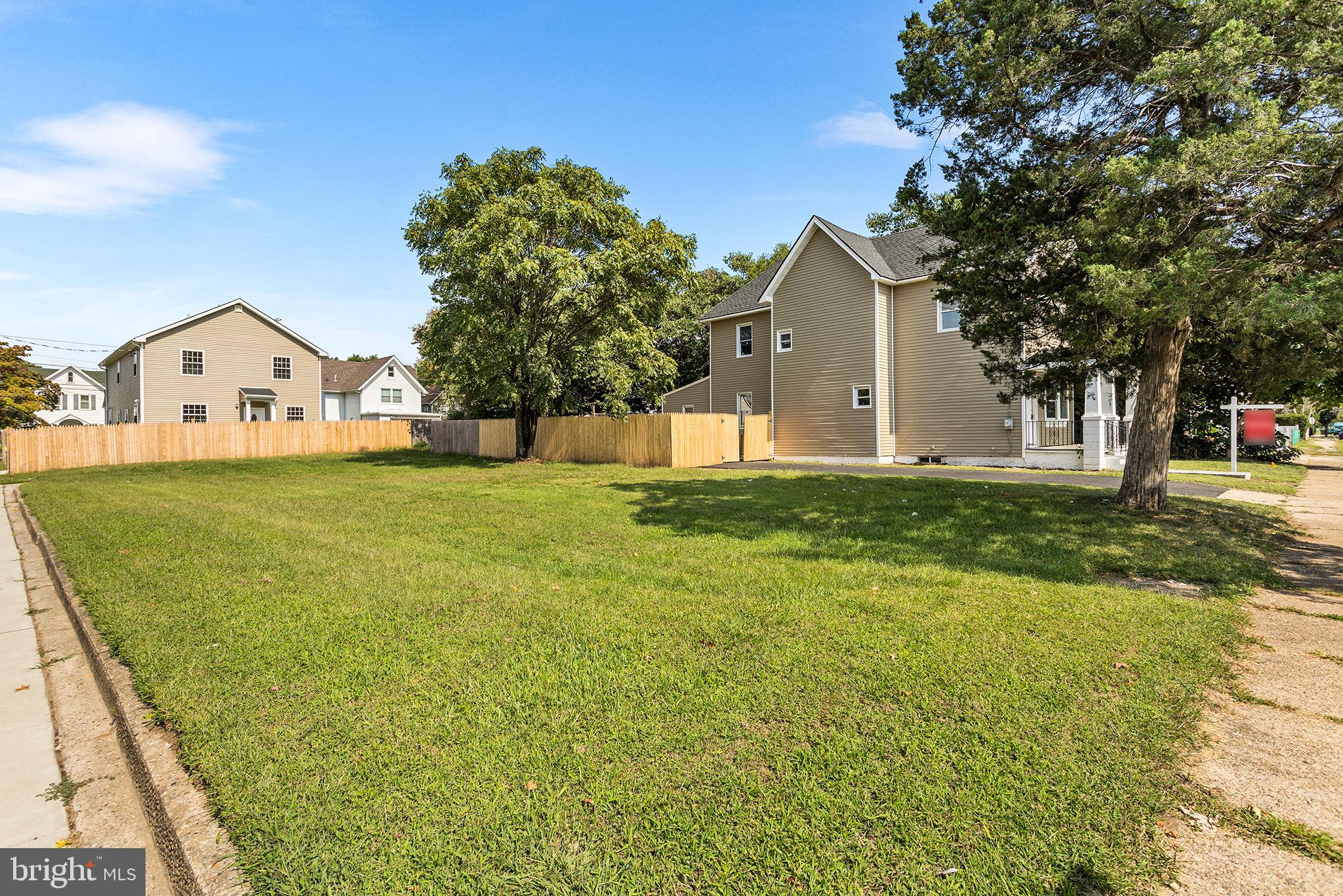623 West 3rd Street Florence, NJ 08518 - Photo 36 of 36 a view of a house with a yard
