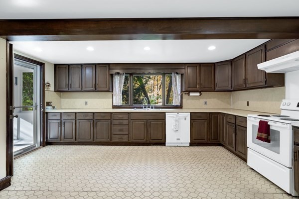 119 Higgins Road Framingham, MA 01701 - Photo 16 of 34