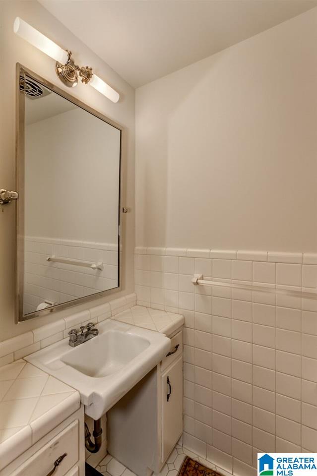 4243 Altamont Road Birmingham, AL 35213 - Photo 19 of 29