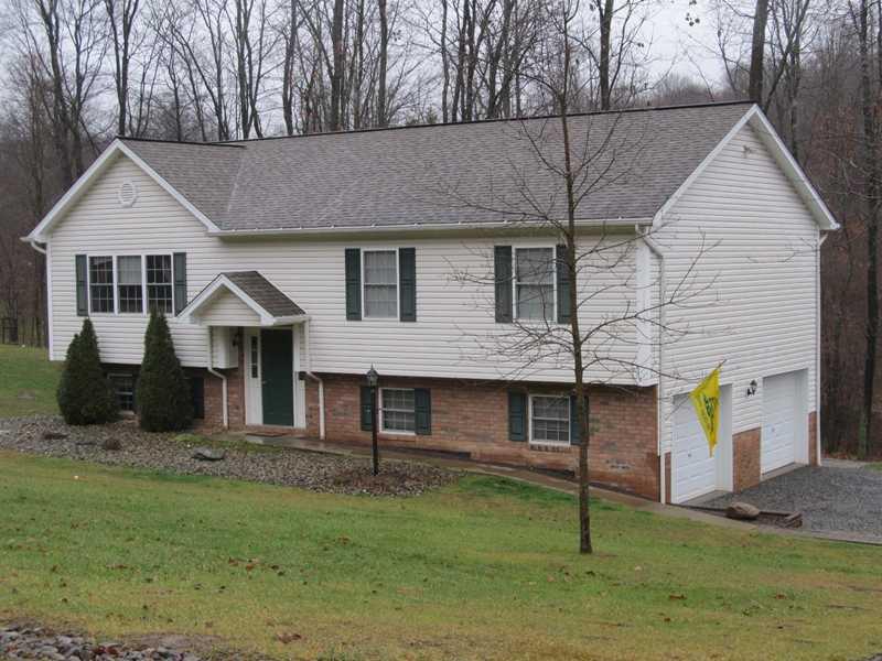 135 Hunter Ridge Road Butler, PA 16001 - Photo 1 of 25 Exterior Front.