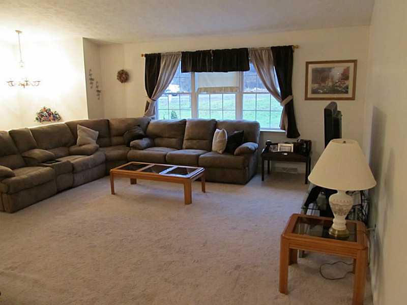 135 Hunter Ridge Road Butler, PA 16001 - Photo 3 of 25 Living Room.