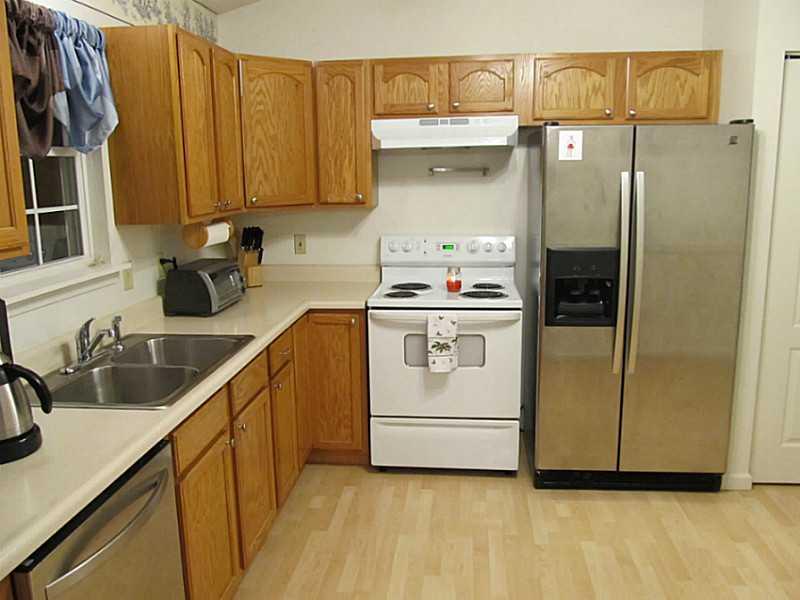 135 Hunter Ridge Road Butler, PA 16001 - Photo 4 of 25 Kitchen.