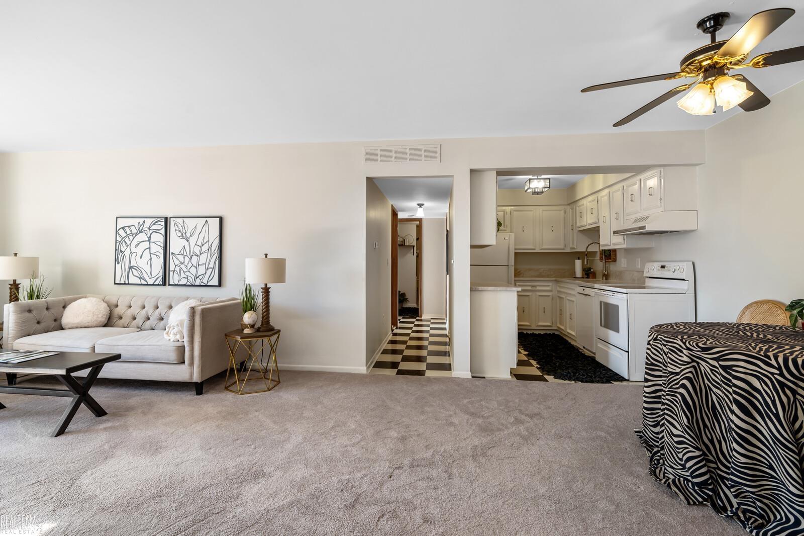 54709 Shelby Road Utica, MI 48316 - Photo 5 of 27 50160794-20422785-8dc1-4c48-a96a-76cc82139c94.JPG