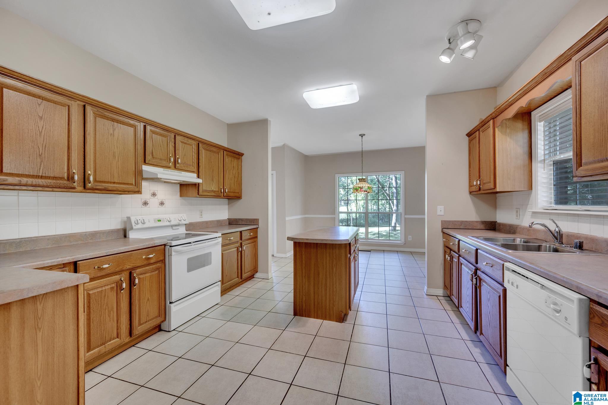 2614 Snow Rogers Road Gardendale, AL 35071 - Photo 5 of 28