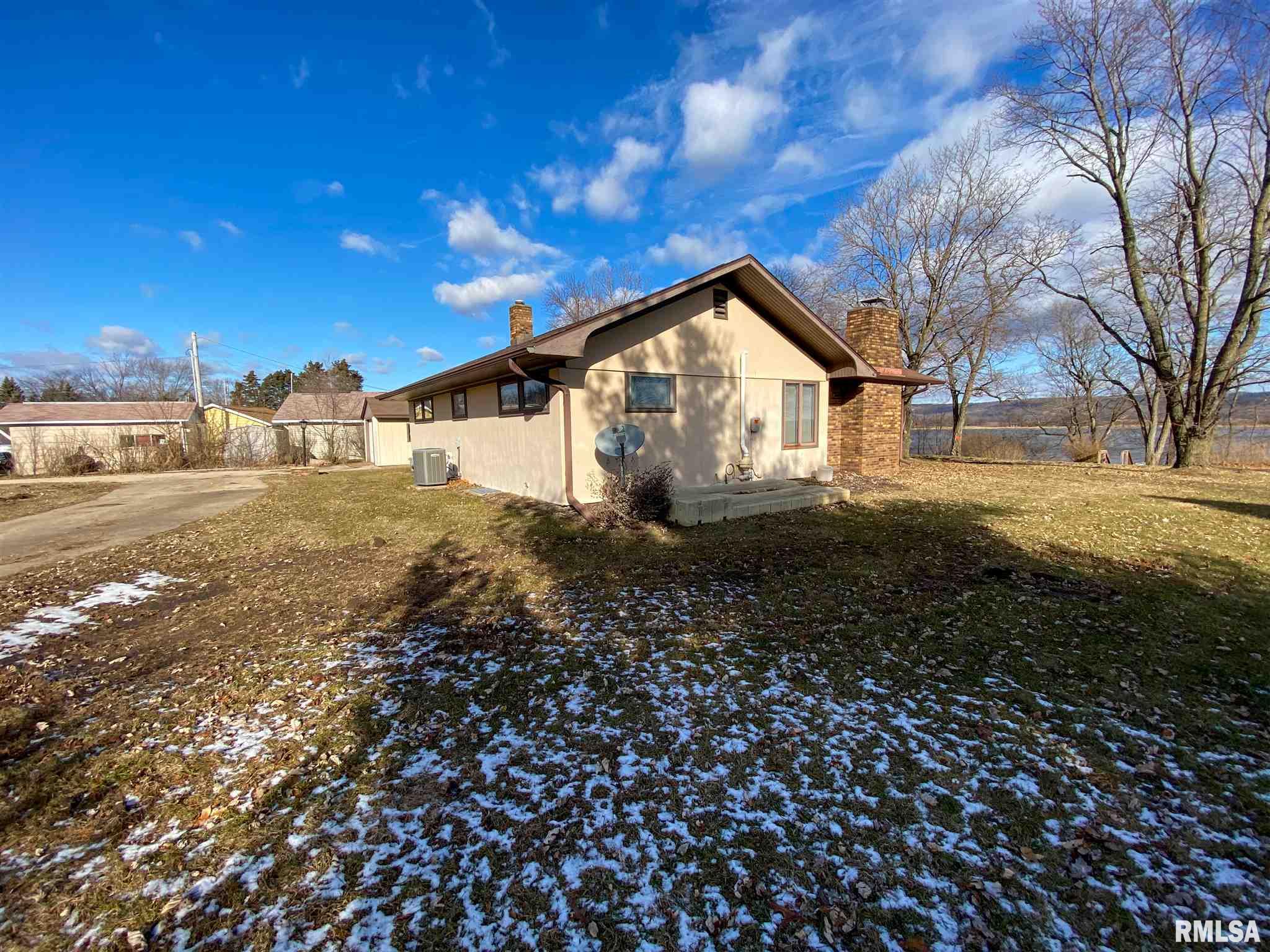 143 Riverside Street Bellevue, IA 52031 - Photo 2 of 27 Gallery Image 2