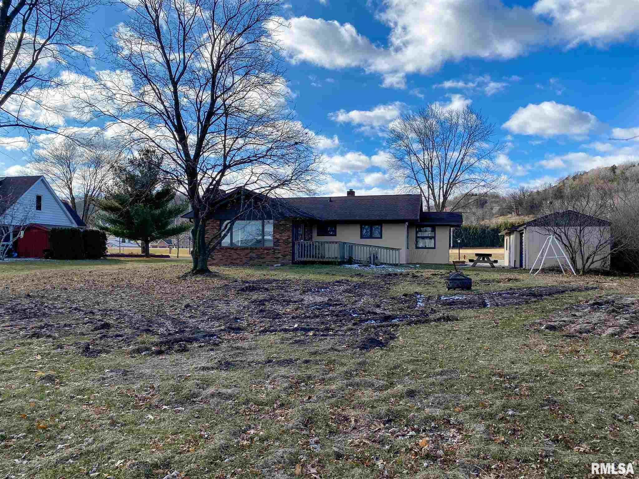 143 Riverside Street Bellevue, IA 52031 - Photo 3 of 27 Gallery Image 3