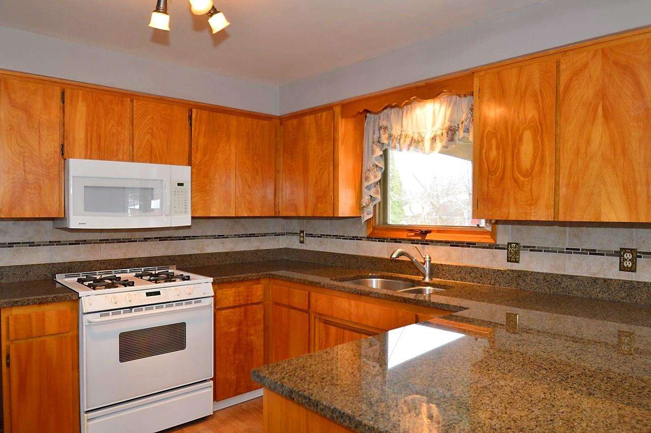 1904 North Bessie Road Spokane Valley, WA 99212 - Photo 4 of 20 Gallery Image 4