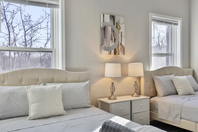 $3,699 | 1111 Bonnie Brae, Unit 3W, River Forest, IL 60305