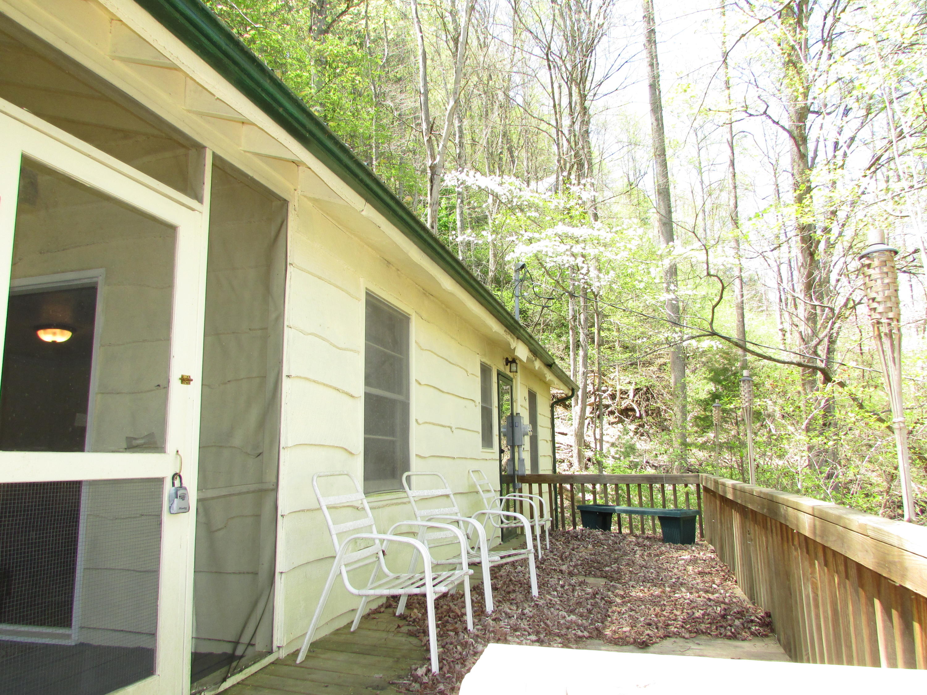 178 Cable Hollow Road Butler, TN 37640 - Photo 5 of 30 178 Cable Hollow Road Butler TN 37640 (3