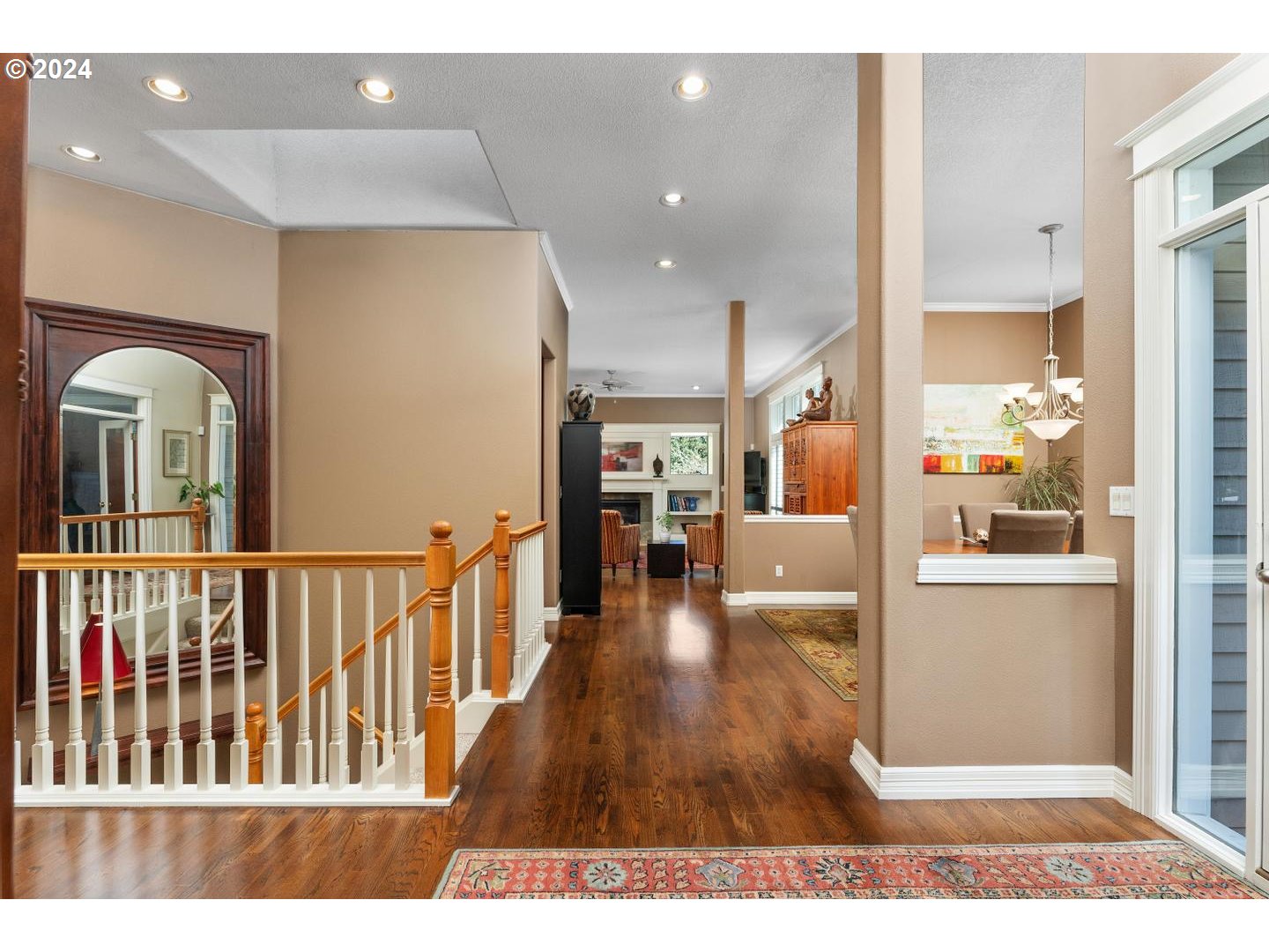 6333 Southwest Canby Street Portland, OR 97219 - Photo 4 of 44 Gallery Image 4