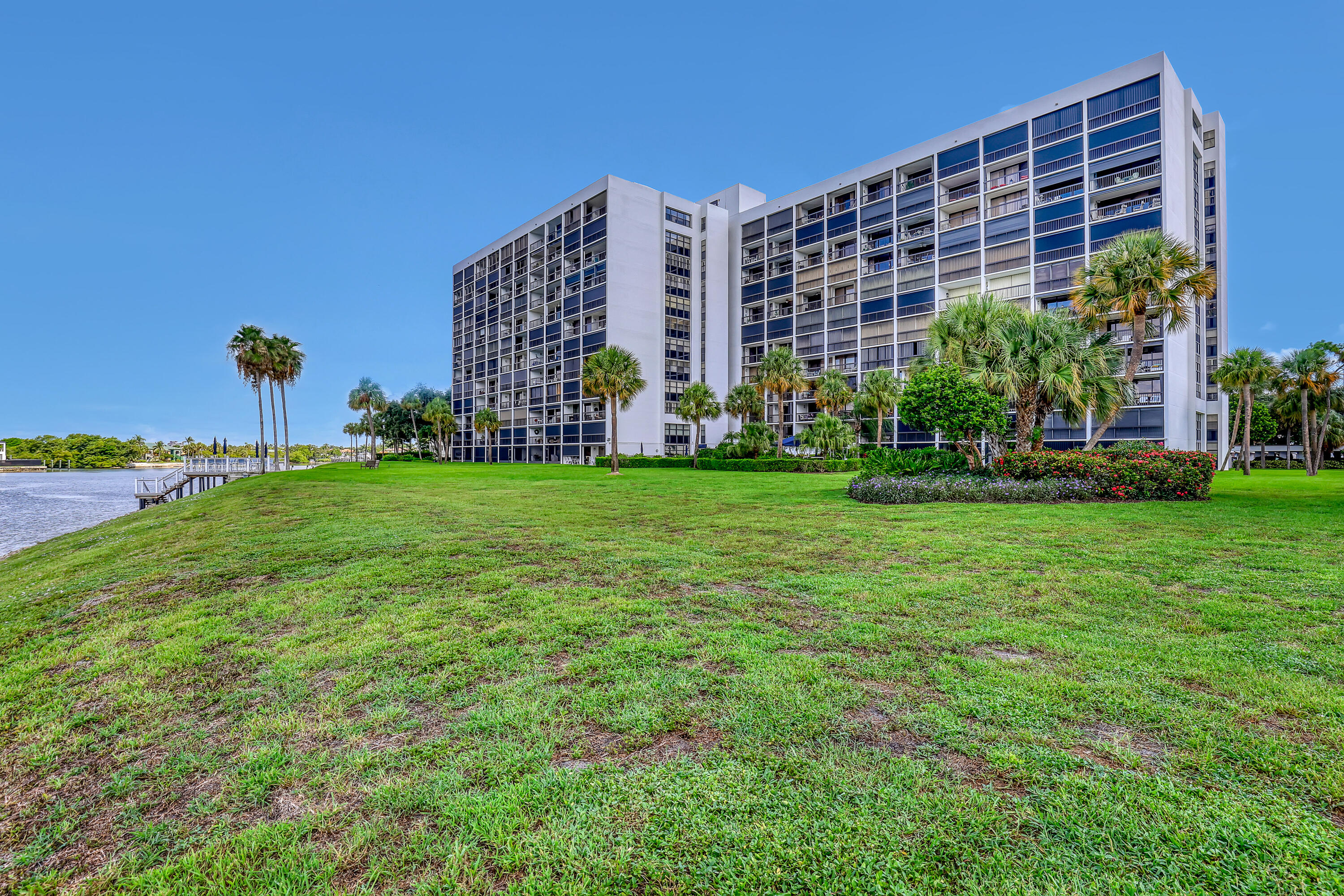 356 Golfview Road, Unit 403 North Palm Beach, FL 33408 - Photo 2 of 25 Governor's Point on the ICW