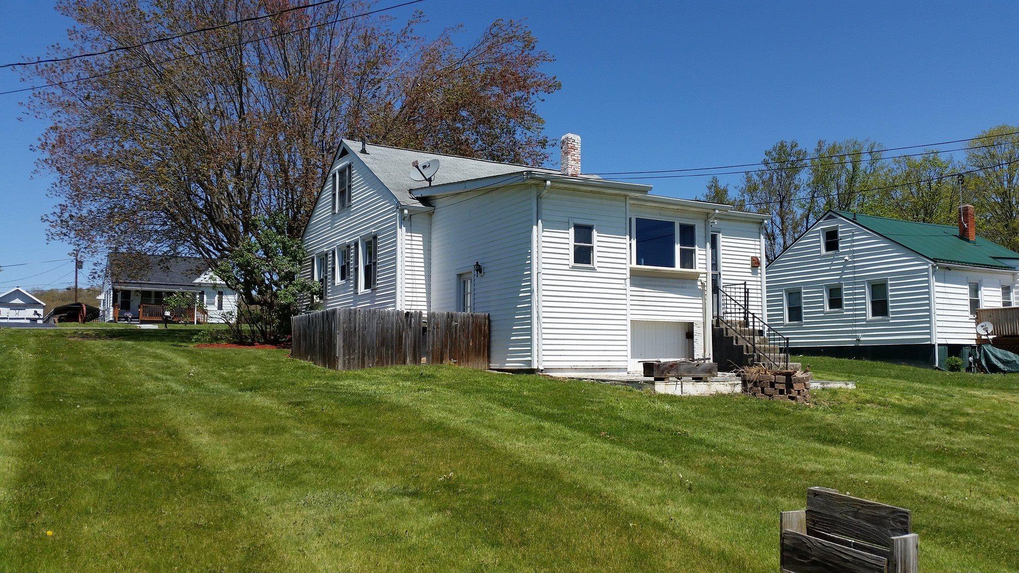 7474 Orchard Road Radford, VA 24141 - Photo 8 of 21 7474 7