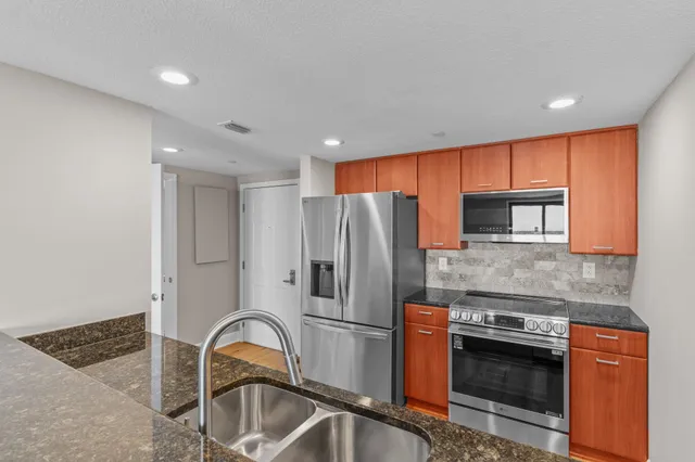 $339,000 | 300 South Duval Street, Unit 1511, Tallahassee, FL 32301