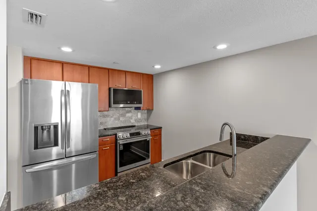 $339,000 | 300 South Duval Street, Unit 1511, Tallahassee, FL 32301