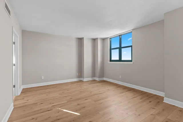 $339,000 | 300 South Duval Street, Unit 1511, Tallahassee, FL 32301