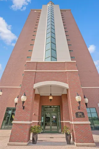 $339,000 | 300 South Duval Street, Unit 1511, Tallahassee, FL 32301