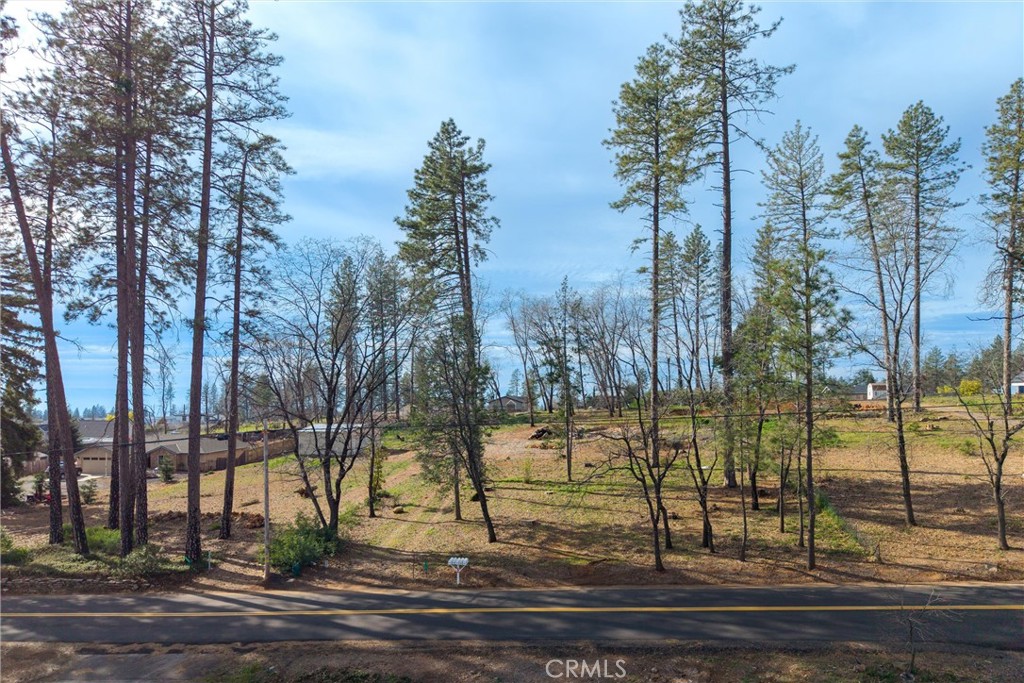 6305 Oak Way Paradise, CA 95969 - Photo 6 of 9 a view of a park