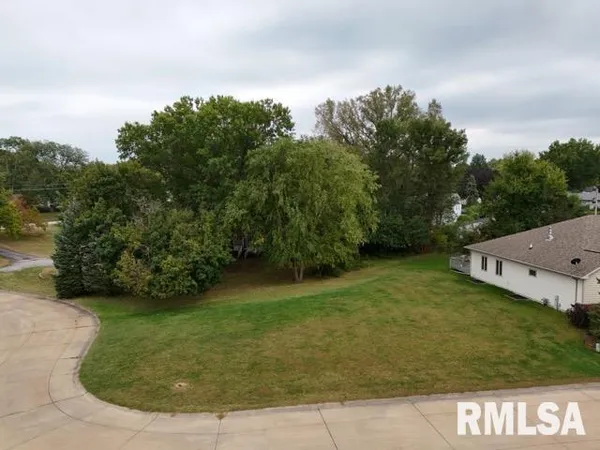 $33,500 | 25 Hidden Valley Circle, Davenport, IA 52804