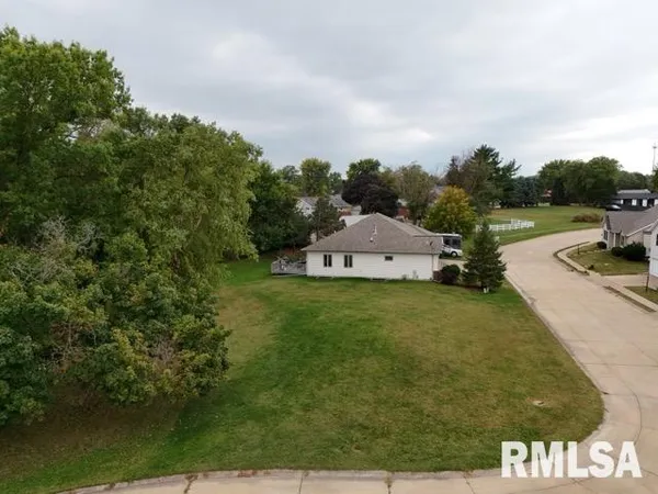 $33,500 | 25 Hidden Valley Circle, Davenport, IA 52804