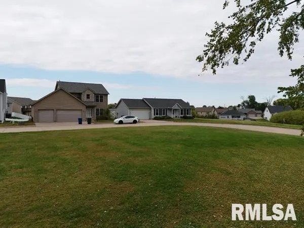 $33,500 | 25 Hidden Valley Circle, Davenport, IA 52804