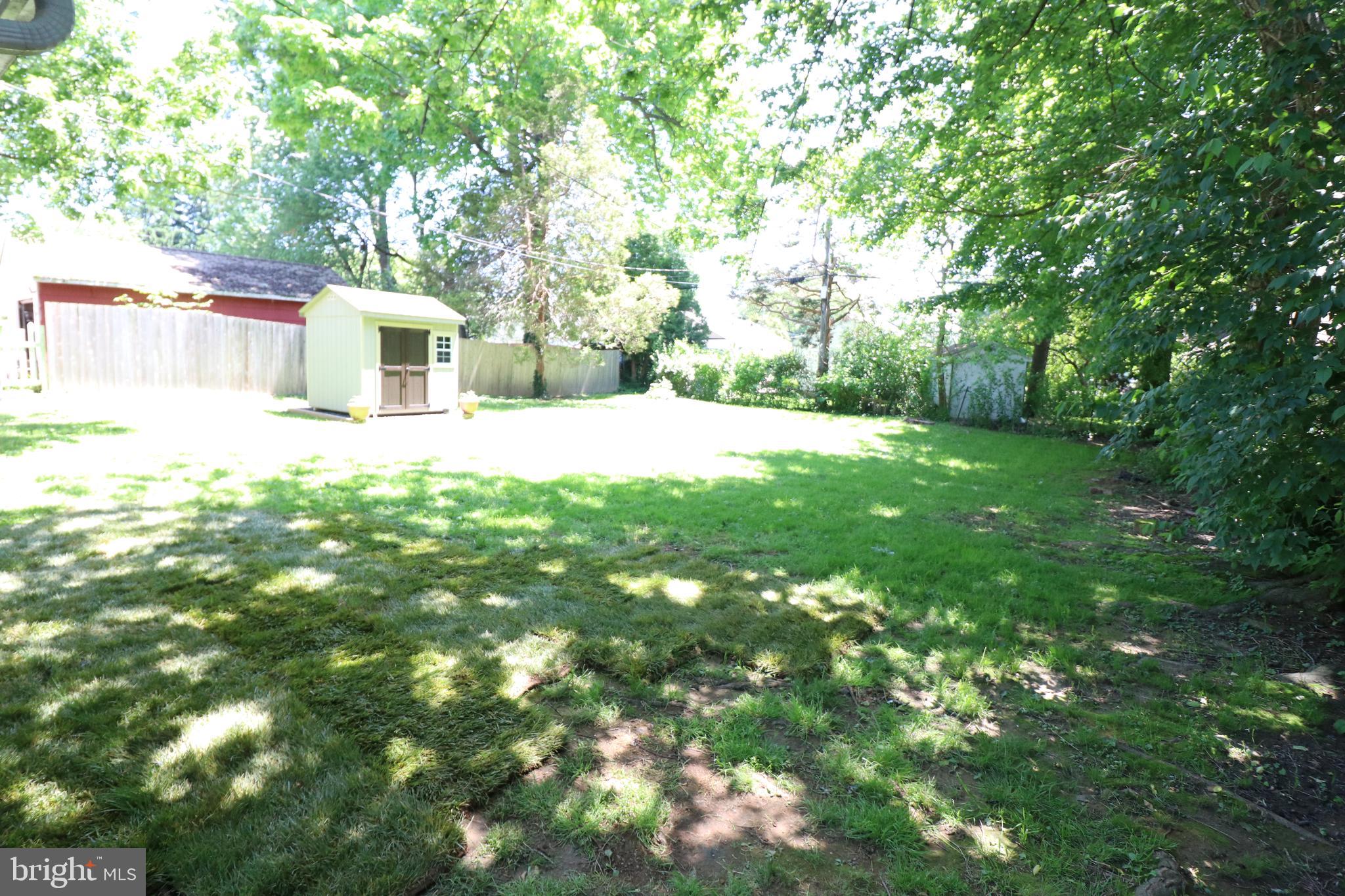 1211 Thomson Road Abington, PA 19001 - Photo 27 of 31 Yard