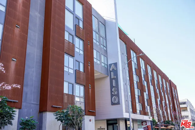 $3,484 | 950 East 3rd Street, Unit 4312, Los Angeles, CA 90013